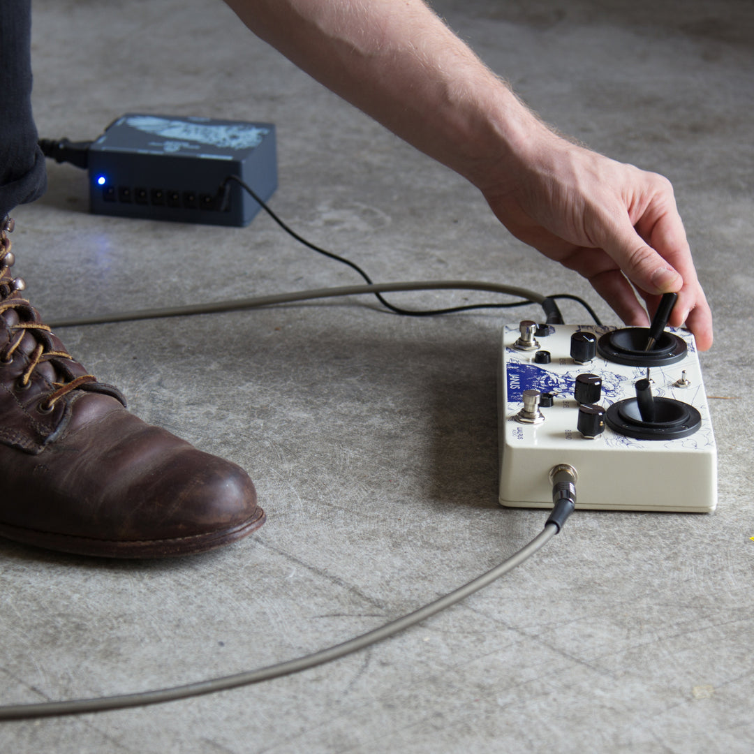 Walrus Audio Janus Tremolo / FuzzGuitar Pedal w/ Joystick Control