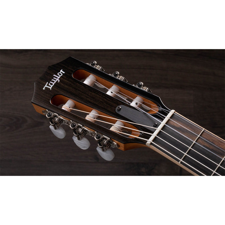Taylor Guitars 814ce-N, Indian Rosewood Back and Sides, Ebony Fretboard, ES-N ® Electronics, Venetian Cutaway with Taylor Deluxe Hardshell Brown Case