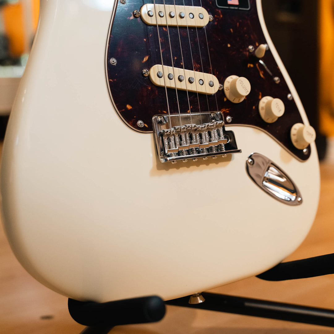 Fender American Professional II Stratocaster HSS Rosewood Fingerboard (Olympic White) Electric Guitar