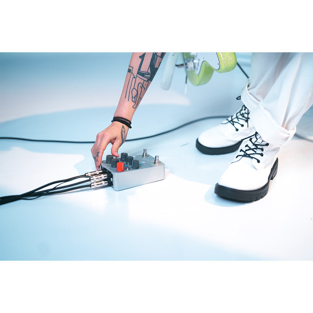 Universal Audio UAFX Max Preamp & Dual Compressor Guitar Pedal