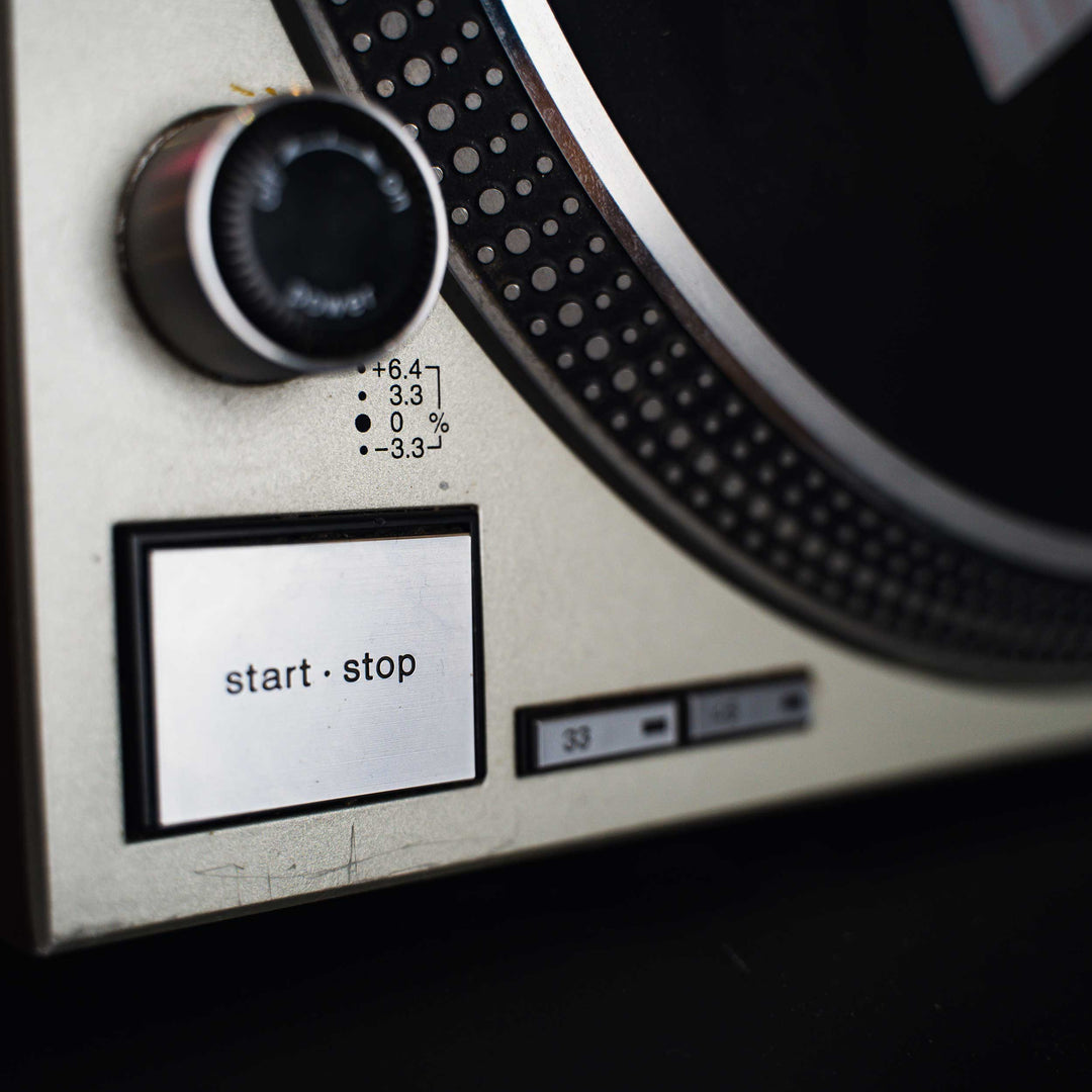 Technics SL-1200 MK5 Turntable Silver SN GE6JE01141 R - Used