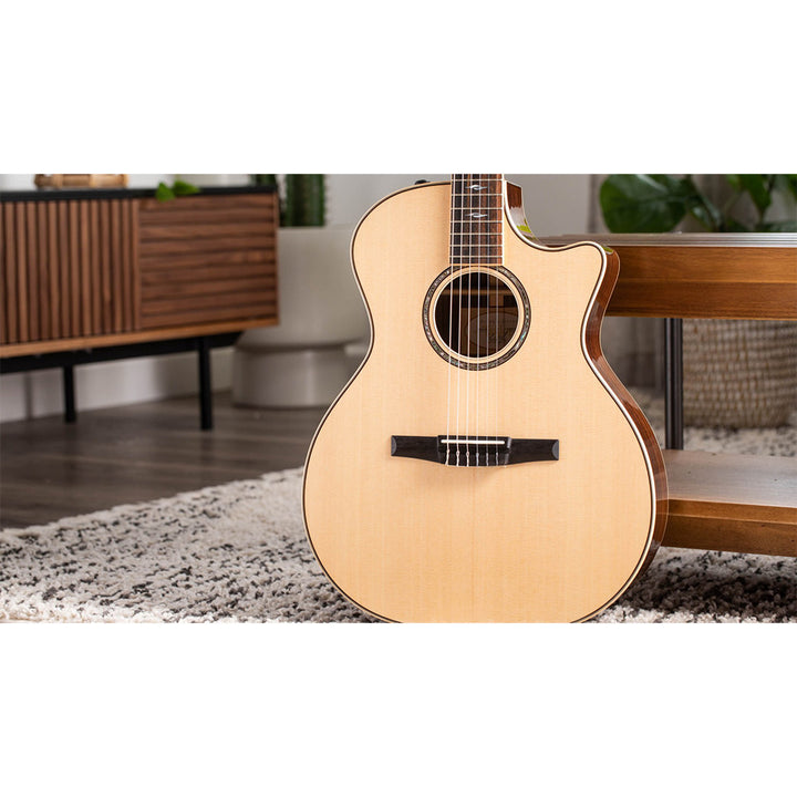 Taylor Guitars 814ce-N, Indian Rosewood Back and Sides, Ebony Fretboard, ES-N ® Electronics, Venetian Cutaway with Taylor Deluxe Hardshell Brown Case