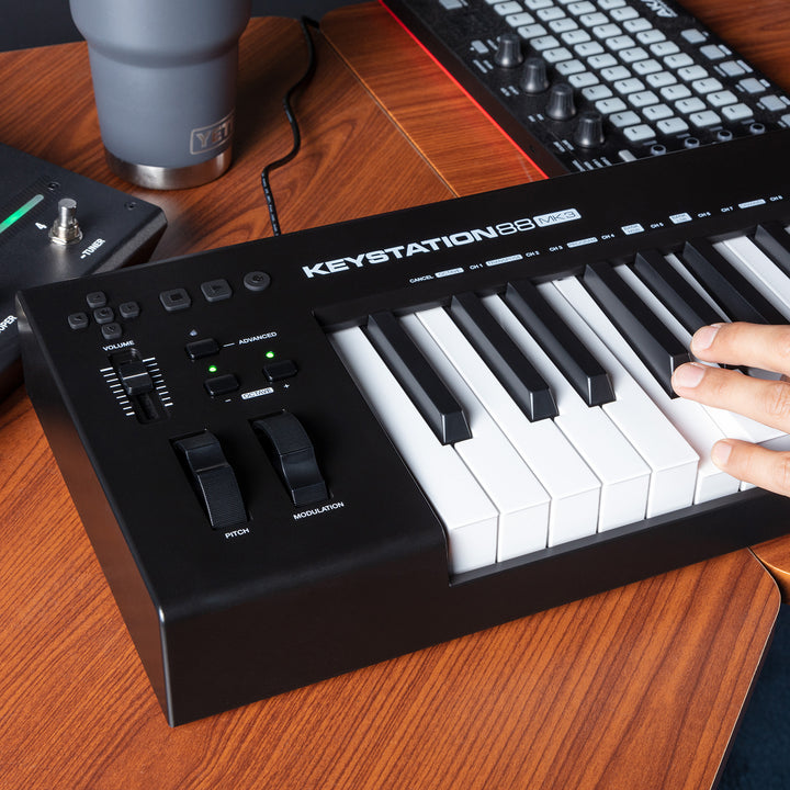 M-Audio Keystation 88 MK3 88-Key Semi-Weighted USB-MIDI Controller