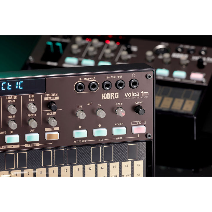 Korg Digital FM synthesizer with 16 Step-Seq,6 voices,Built in Speaker,6 operators,32 algorithms