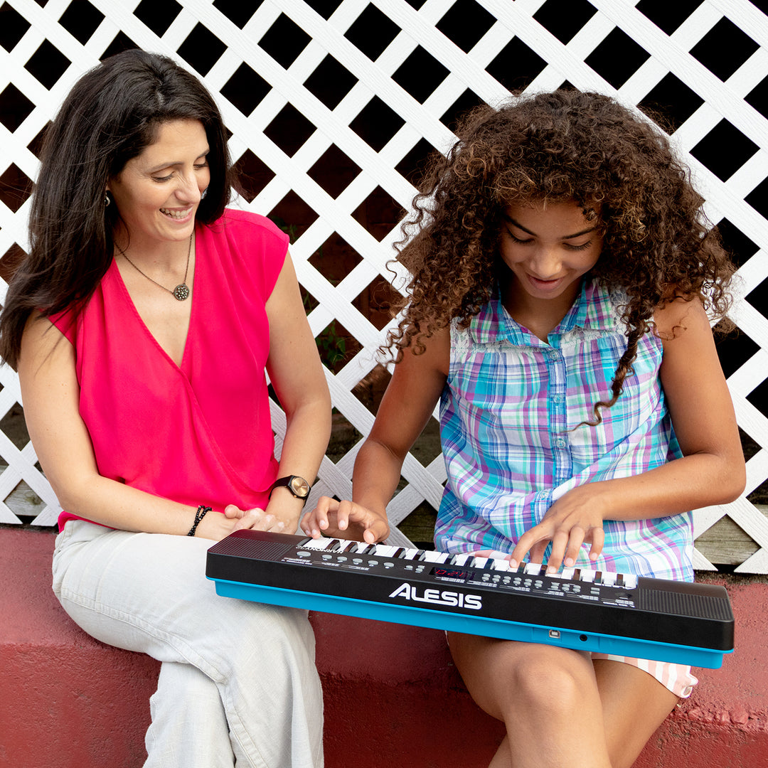 Alesis Harmony 32 Portable 32-Key Keyboard w/ Built-In Speakers